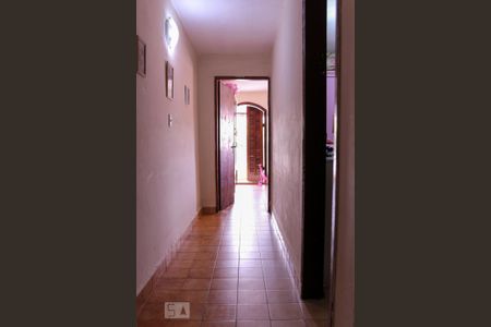 Casa à venda com 250m², 9 quartos e 3 vagasCorredor