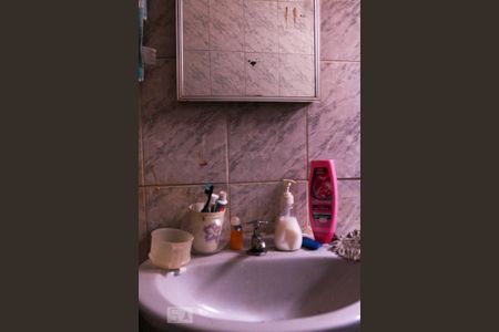 Casa à venda com 250m², 9 quartos e 3 vagasDetalhe Banheiro 1