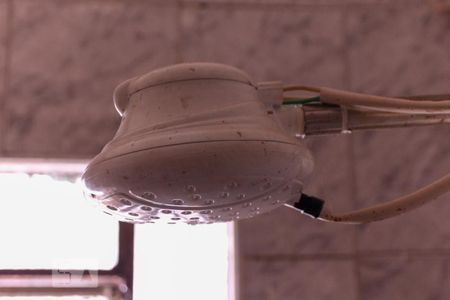 Casa à venda com 250m², 9 quartos e 3 vagasDetalhe banheiro 1