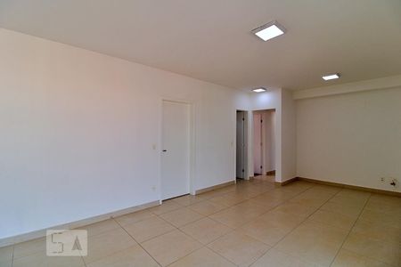 Sala de apartamento para alugar com 3 quartos, 110m² em Vila Suzana, São Paulo