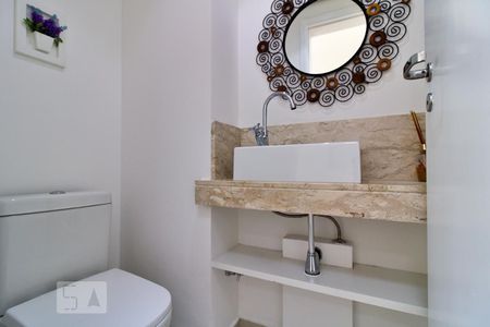 Lavabo de apartamento para alugar com 3 quartos, 110m² em Vila Suzana, São Paulo