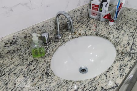 Apartamento à venda com 162m², 4 quartos e 3 vagas Apartamento à venda com 162m², 4 quartos e 3 vagasBanheiro da Suíte 2 Pia