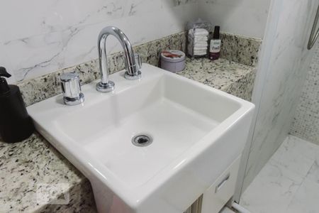 Apartamento à venda com 162m², 4 quartos e 3 vagas Apartamento à venda com 162m², 4 quartos e 3 vagasBanheiro da Suíte 3 Pia