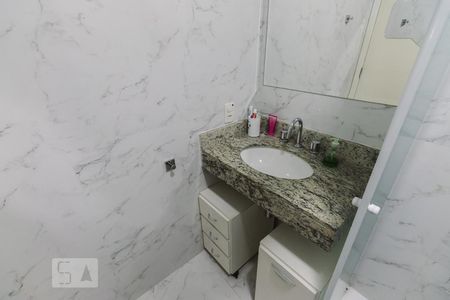 Apartamento à venda com 162m², 4 quartos e 3 vagas Apartamento à venda com 162m², 4 quartos e 3 vagasBanheiro da Suíte 1