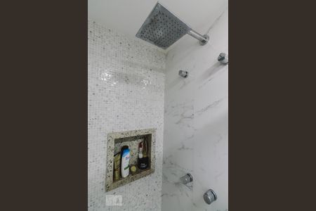 Apartamento à venda com 162m², 4 quartos e 3 vagas Apartamento à venda com 162m², 4 quartos e 3 vagasBanheiro da Suíte 2 Chuveiro