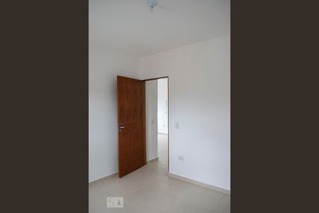 QUARTO 1 de apartamento para alugar com 2 quartos, 60m² em Parque Peruche, São Paulo