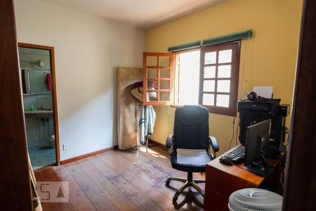 Suite 1 de casa à venda com 5 quartos, 260m² em Vila Indiana, São Paulo