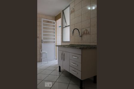 Apartamento para alugar com 49m², 2 quartos e 1 vaga Apartamento para alugar com 49m², 2 quartos e 1 vagaCozinha - Armários