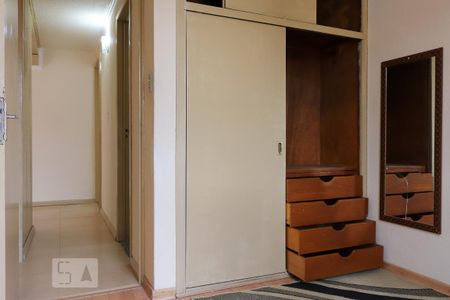 Apartamento para alugar com 49m², 2 quartos e 1 vaga Apartamento para alugar com 49m², 2 quartos e 1 vagaQuarto 3 - Armários