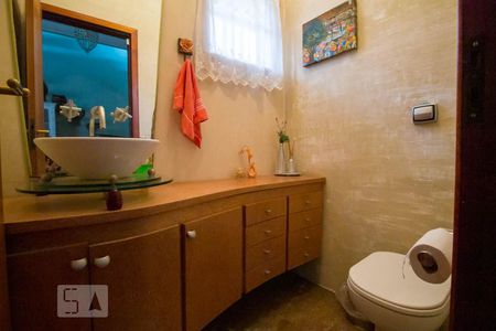 Casa à venda com 286m², 4 quartos e 5 vagasLavabo