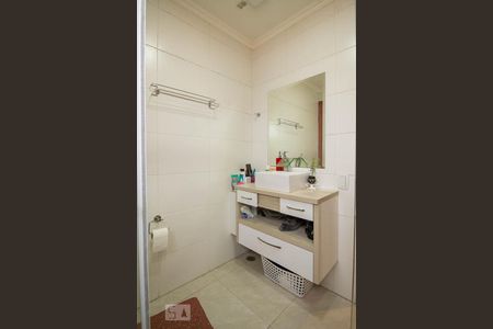 Casa à venda com 286m², 4 quartos e 5 vagasBanheiro 