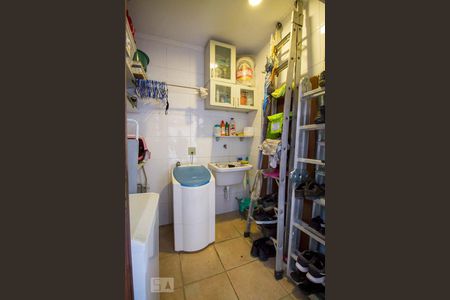 Casa à venda com 286m², 4 quartos e 5 vagasLavanderia 