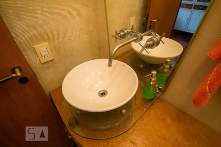 Casa à venda com 286m², 4 quartos e 5 vagasLavabo