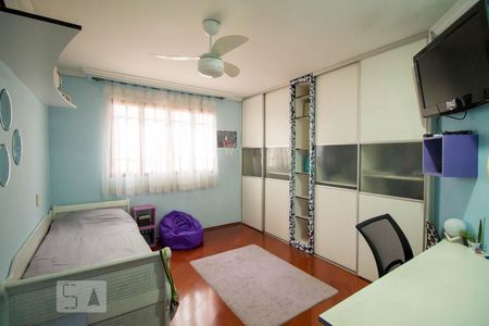 Casa à venda com 286m², 4 quartos e 5 vagasQuarto 2