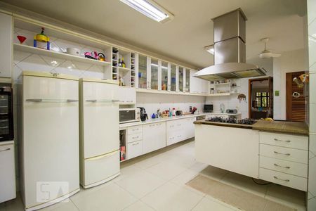 Casa à venda com 286m², 4 quartos e 5 vagasCozinha 