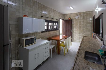 Casa à venda com 400m², 5 quartos e 4 vagasCozinha
