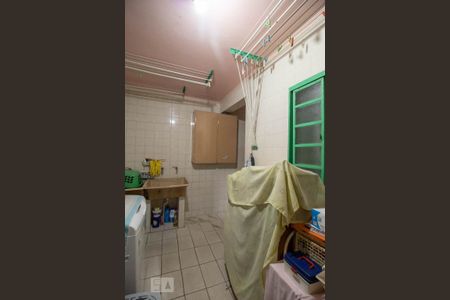 Casa à venda com 345m², 4 quartos e 1 vagaLavanderia