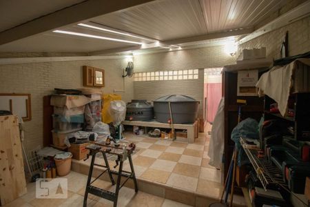 Casa à venda com 345m², 4 quartos e 1 vagaÁrea de serviço