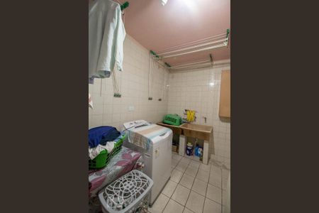 Casa à venda com 345m², 4 quartos e 1 vagaLavanderia