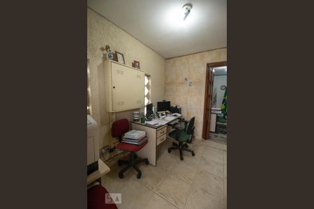 Casa à venda com 345m², 4 quartos e 1 vagaEscritório