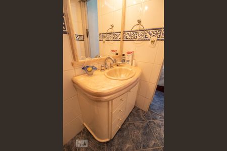 Casa à venda com 345m², 4 quartos e 1 vagaBanheiro da Suíte 1