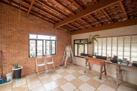 Casa à venda com 345m², 4 quartos e 1 vagaÁrea de serviço 2