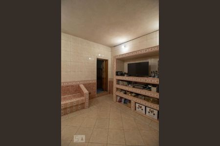 Casa à venda com 345m², 4 quartos e 1 vagaSala de TV