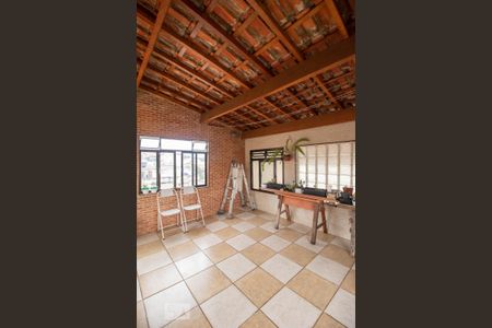 Casa à venda com 345m², 4 quartos e 1 vagaÁrea de serviço 2