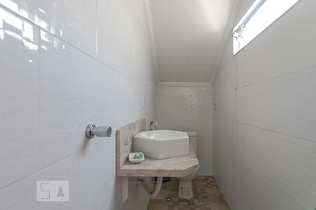 Casa para alugar com 140m², 3 quartos e 3 vagas Casa para alugar com 140m², 3 quartos e 3 vagasBanheiro da Garagem