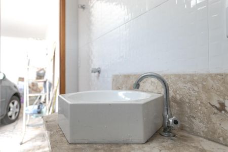 Casa para alugar com 140m², 3 quartos e 3 vagas Casa para alugar com 140m², 3 quartos e 3 vagasBanheiro da Garagem