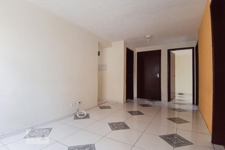 Sala de apartamento para alugar com 3 quartos, 60m² em Vila Zat, São Paulo