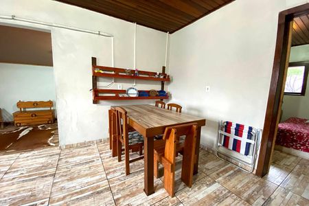 Casa à venda com 100m², 3 quartos e 4 vagasCopa