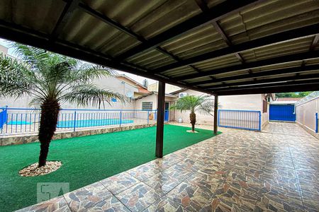 Casa à venda com 100m², 3 quartos e 4 vagasGaragem