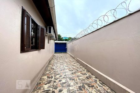 Casa à venda com 100m², 3 quartos e 4 vagasCorredor Lateral