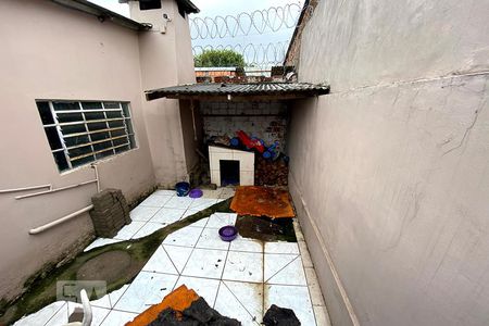 Casa à venda com 100m², 3 quartos e 4 vagasPátio Fundos
