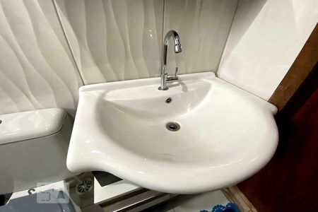 Casa à venda com 100m², 3 quartos e 4 vagasBanheiro