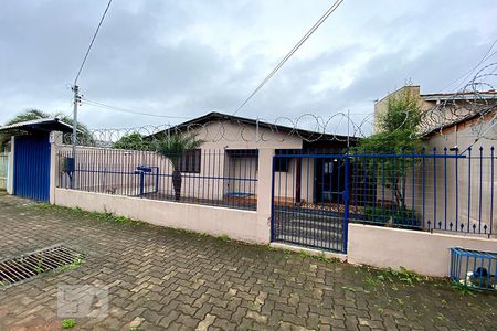 Casa à venda com 100m², 3 quartos e 4 vagasFachada
