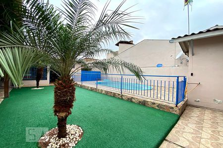 Casa à venda com 100m², 3 quartos e 4 vagasPátio