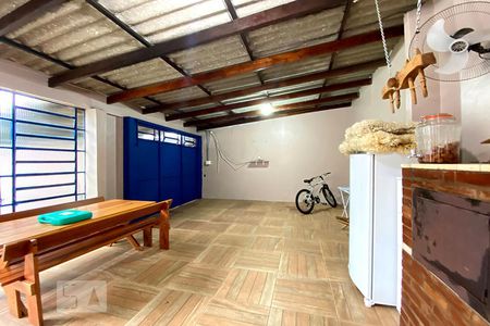 Casa à venda com 100m², 3 quartos e 4 vagasSalão de Festas