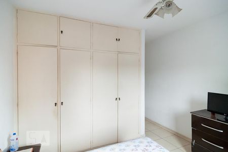 Casa à venda com 200m², 3 quartos e 2 vagasQuarto 3 - Suíte