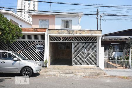 Casa para alugar com 180m², 3 quartos e 2 vagasFachada