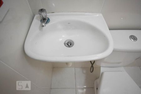 Casa para alugar com 180m², 3 quartos e 2 vagasBanheiro de Serviço