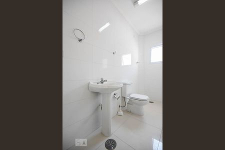 Casa para alugar com 180m², 3 quartos e 2 vagasBanheiro suíte