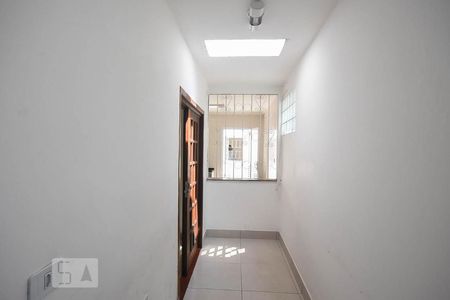 Casa para alugar com 180m², 3 quartos e 2 vagasCorredor