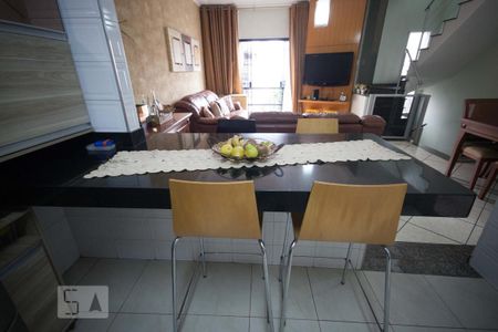 Casa à venda com 160m², 3 quartos e 3 vagas Casa à venda com 160m², 3 quartos e 3 vagasCozinha