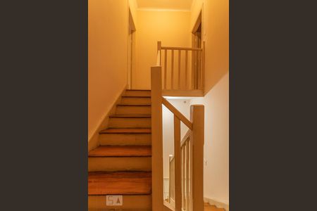 Casa à venda com 200m², 3 quartos e 1 vagaEscada