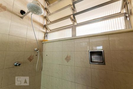 Apartamento para alugar com 72m², 2 quartos e sem vagaBanheiro