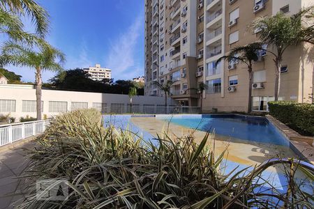 Apartamento à venda com 70m², 2 quartos e sem vagaÁrea comum - Piscina
