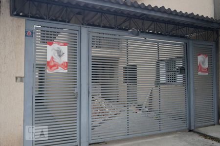 Casa à venda com 55m², 1 quarto e sem vaga Casa à venda com 55m², 1 quarto e sem vagaFachada