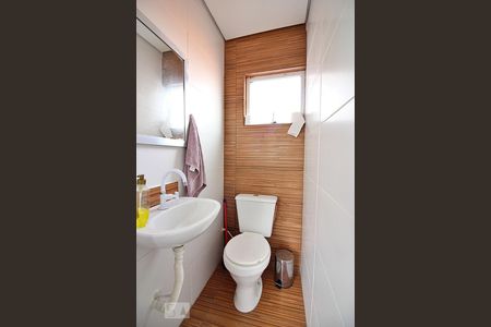 Casa à venda com 220m², 4 quartos e 2 vagasBanheiro de Serviço